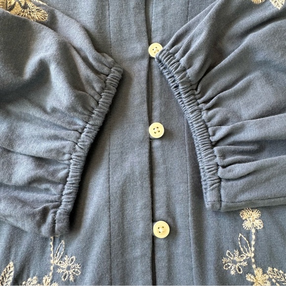 J.Jill Floral Expressions V-Neck Tunic Top Blue White Embroidered Floral Size M - Picture 11 of 14